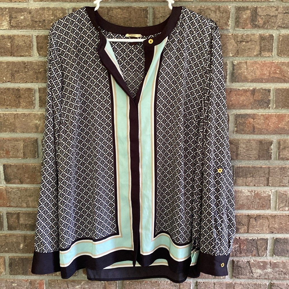 Super cute blouse by Dana Buchman size 14